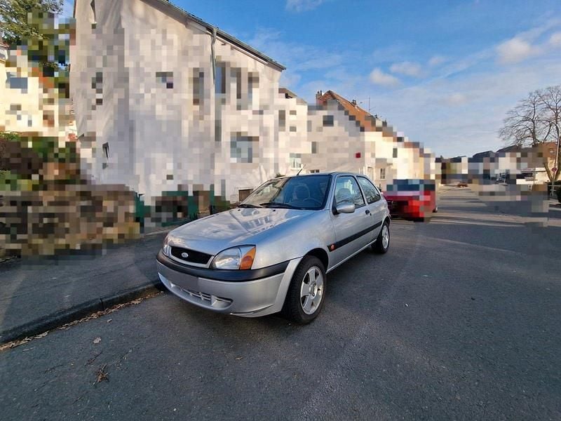 Silber Gebraucht 2002 Ford Fiesta Limousine | 1.000 € (Superpreis) - Bild 1/4