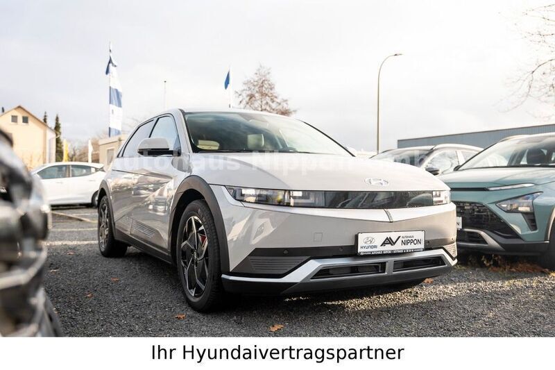Grau Neu 2025 Hyundai Ioniq 5 Techniq SUV | 46.885 € (Superpreis) - Bild 1/4