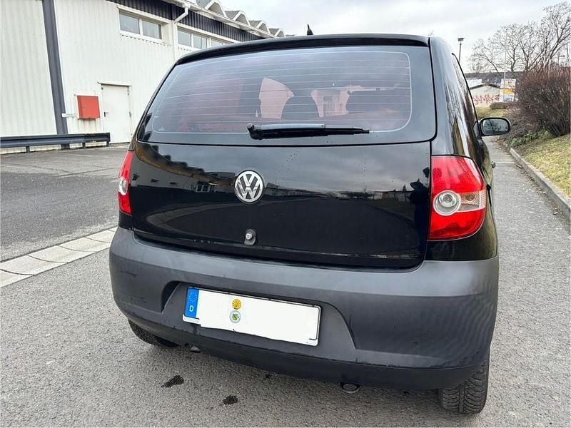 Gebraucht VW Fox 54 PS (39 kW) 2009 Schwarz Kleinwagen