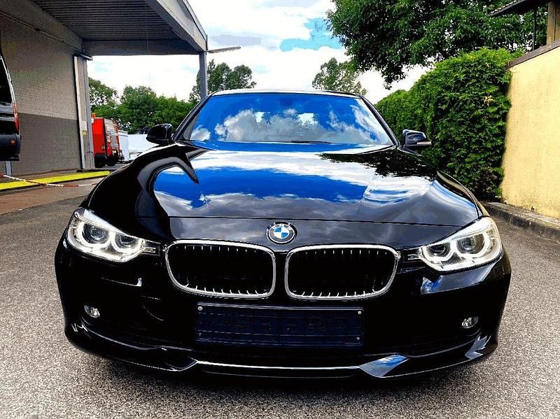 Gebraucht BMW 320 184 PS (135 kW) 2013 Schwarz Limousine
