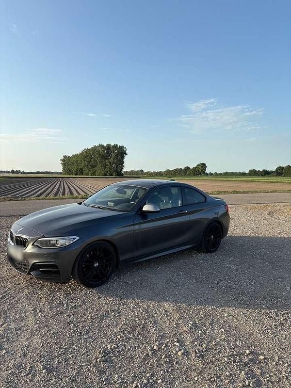 Grau Gebraucht 2014 BMW M235 Coupé | 29.000 € (Teuer) - Bild 1/4