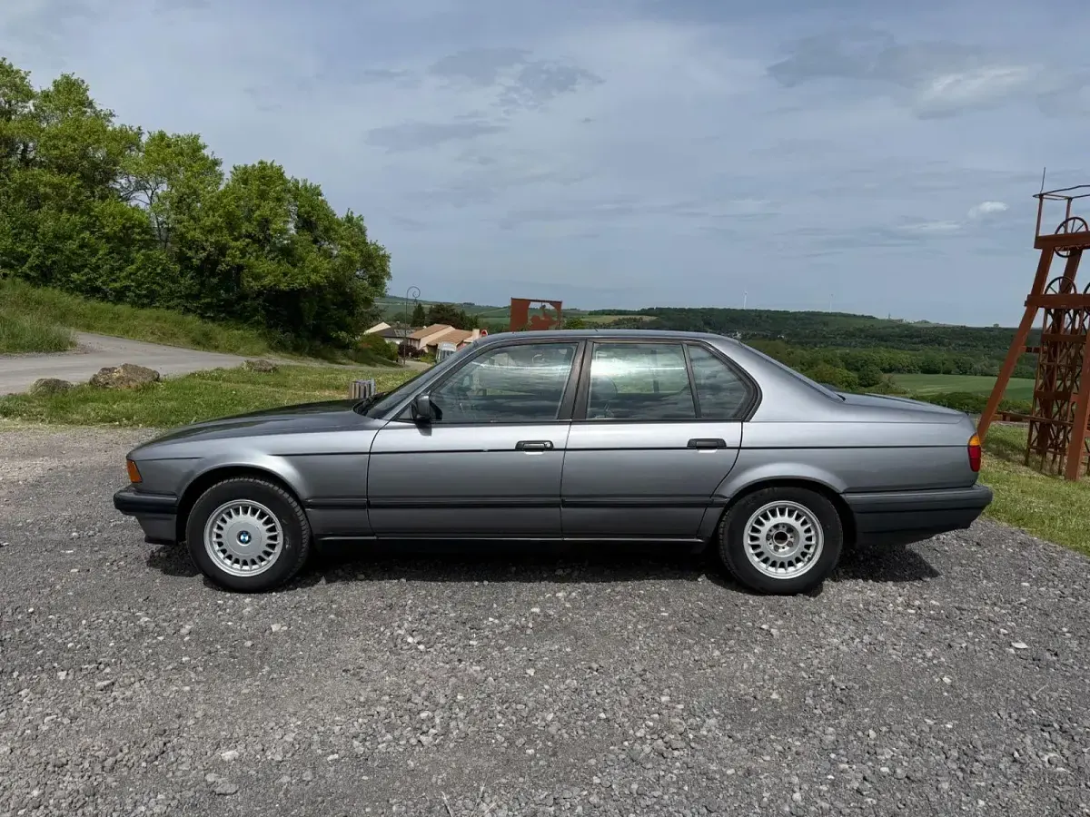 Gebraucht BMW 735 Shadowline 210 PS (154 kW) 1990 Grau Limousine