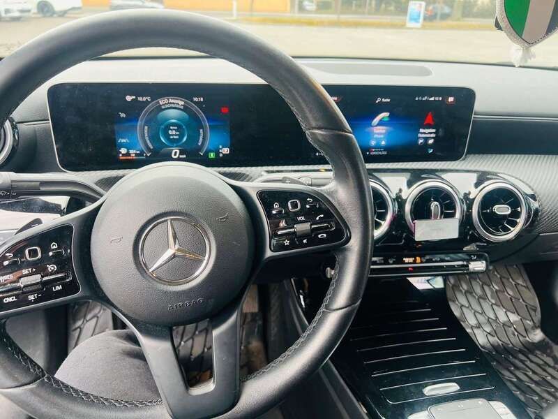 Gebraucht 2019 Mercedes A180 Edition 1 Limousine | 21.700 € (Etwas zu teuer) - Bild 1/4
