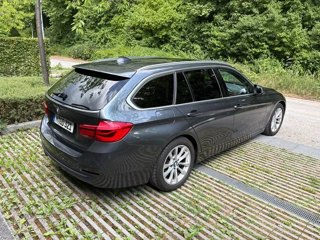 Gebraucht BMW 320 Sport Line 190 PS (139 kW) 2019 Grau Kombi