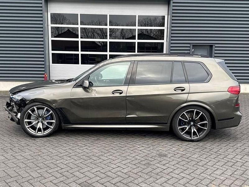 Gebraucht BMW X7 Executive 340 PS (250 kW) 2022 Grün SUV