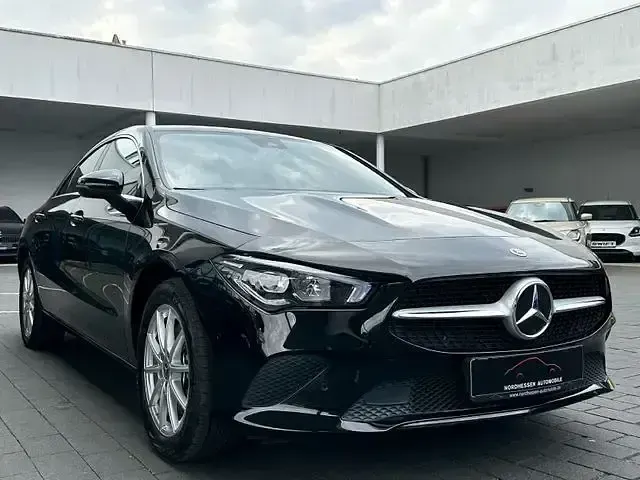 Gebraucht Mercedes CLA250e 218 PS (160 kW) 2022 Schwarz Limousine