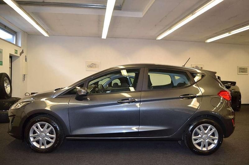 Grau Gebraucht 2017 Ford Fiesta Trend Kleinwagen | 9.450 € (Fairer Preis) - Bild 1/4