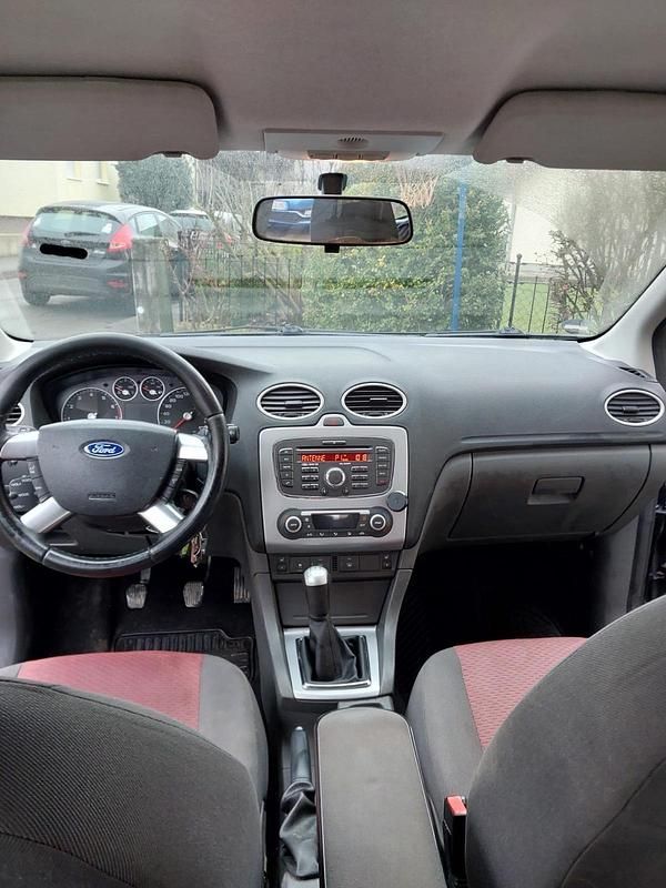 Second-hand Ford Focus 125 CP (91 kW) 2007 Negru Break