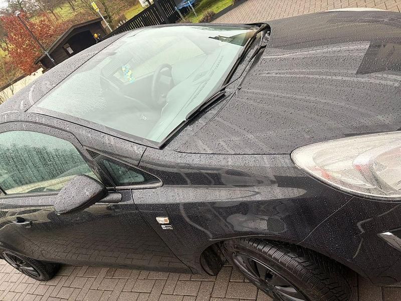 Second-hand Opel Corsa Selection 87 CP (63 kW) 2012 Negru Hatchback