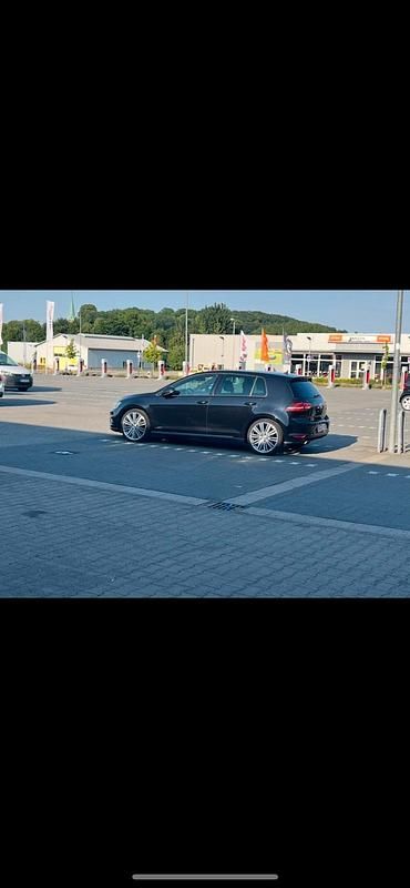 Gebraucht VW Golf VII Highline 150 PS (110 kW) 2015 Schwarz Kleinwagen