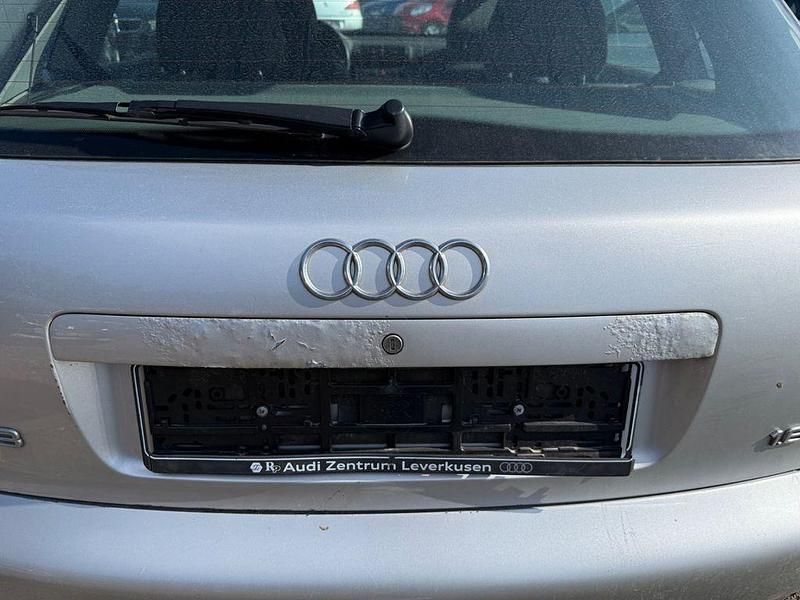 Używany Audi A3 Attraction 102 KM (75 kW) 2002 Srebrny Hatchback