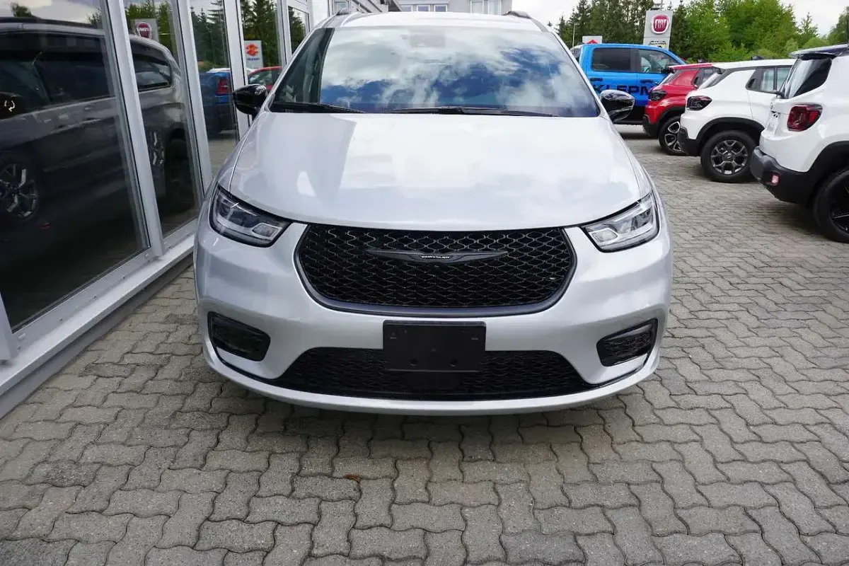 Nuevo Chrysler Pacifica 291 CV (214 kW) 2026 Plateado Van