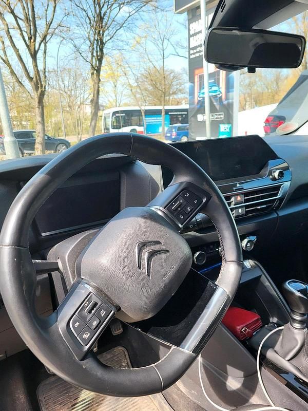 Gebraucht Citroën C4 131 PS (96 kW) 2021 Weiß Limousine