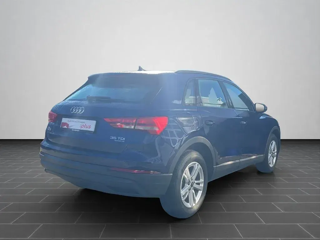 Gebraucht Audi Q3 Advanced 150 PS (110 kW) 2023 Navarrablau metallic (metallic) SUV