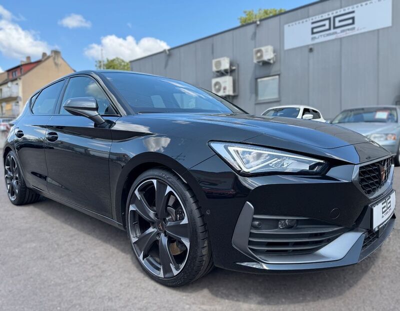 Mitternachtsschwarz Gebraucht 2023 Cupra Leon VZ Limousine | 31.900 € (Fairer Preis) - Bild 1/4
