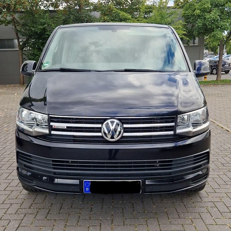 Gebraucht VW Multivan Comfortline 150 PS (110 kW) 2019 Schwarz Van
