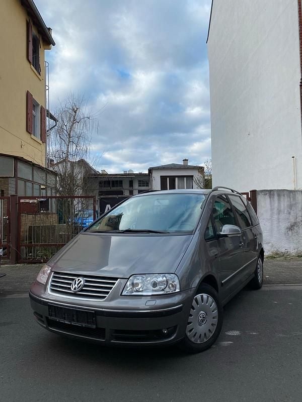 Grau Gebraucht 2007 VW Sharan Van / Kleinbus | 4.000 € (Guter Preis) - Bild 1/4