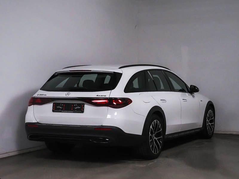 Gebraucht Mercedes E300 Night 313 PS (230 kW) 2025 Unilack polarweiß Kombi