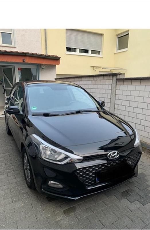 Schwarz Gebraucht 2019 Hyundai i20 Kleinwagen | 9.600 € (Guter Preis) - Bild 1/4