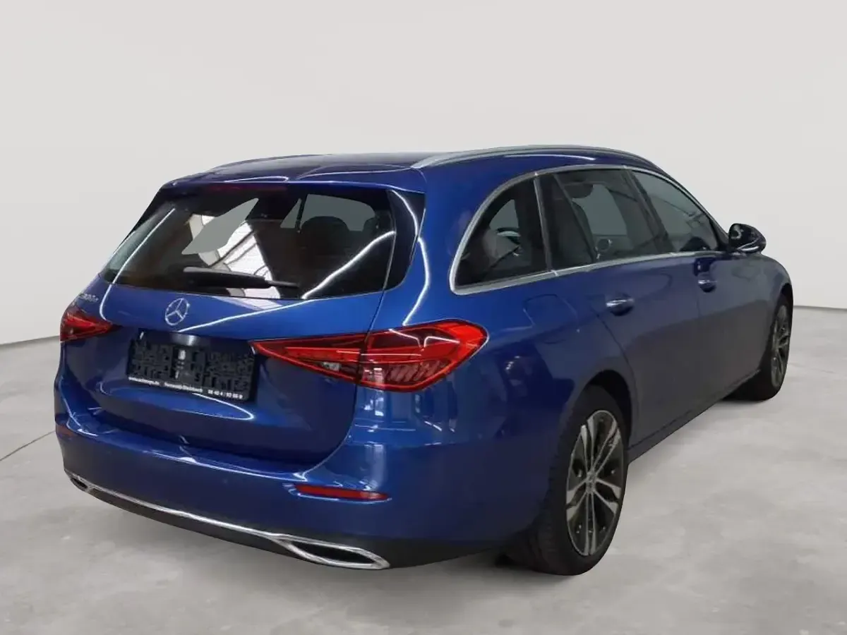 Gebraucht Mercedes C300e Avantgarde 204 PS (150 kW) 2023 Spektralblau metallic Kombi