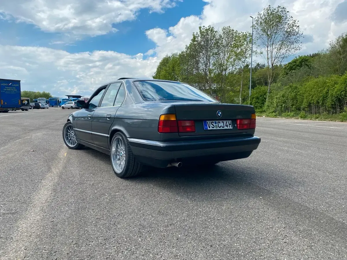 Usata BMW 520 129 CV (94 kW) 1989 Grigio Berlina