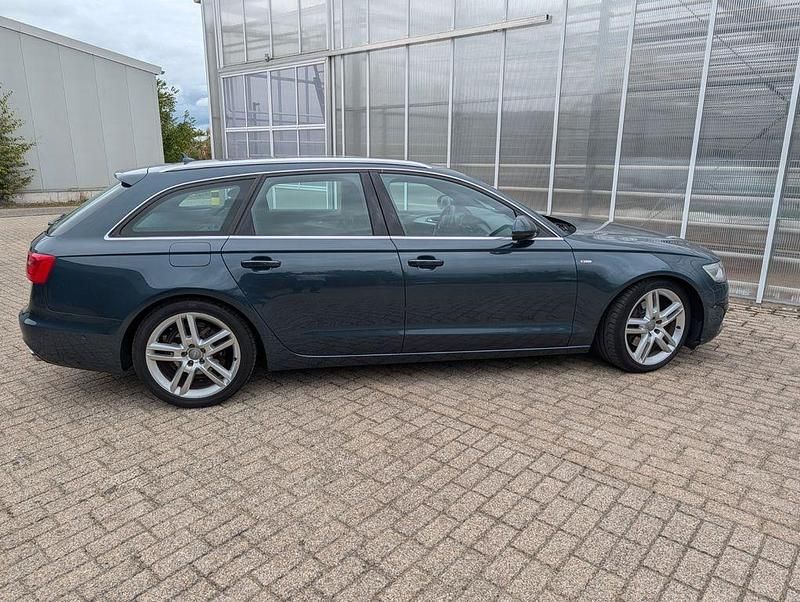 Grau Gebraucht 2012 Audi A6 Sport Kombi | 11.500 € (Fairer Preis) - Bild 1/4