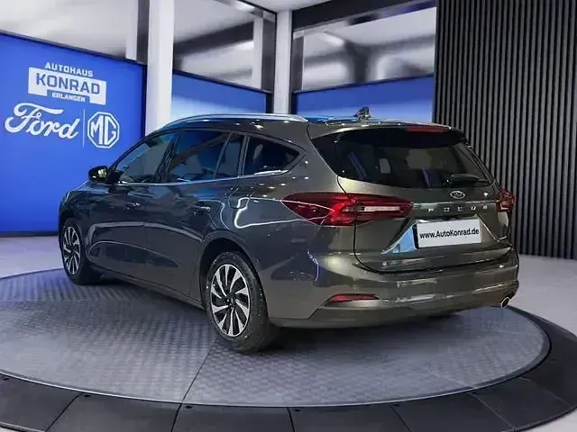 Gebraucht Ford Focus Titanium 125 PS (91 kW) 2024 Magneticgrau metallic Kombi