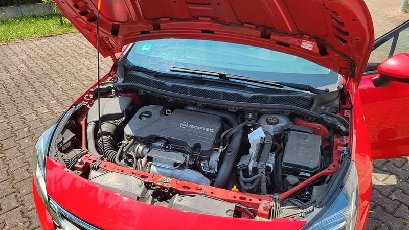 Gebraucht Opel Astra 150 PS (110 kW) 2016 Rot Limousine