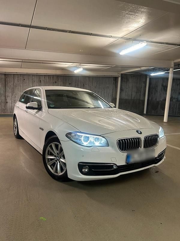 Gebraucht BMW 530 258 PS (189 kW) 2015 Weiß Kombi