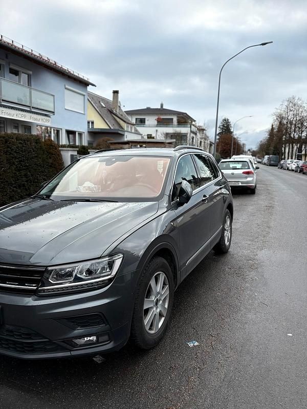 Gebraucht VW Tiguan 150 PS (110 kW) 2018 Grau SUV
