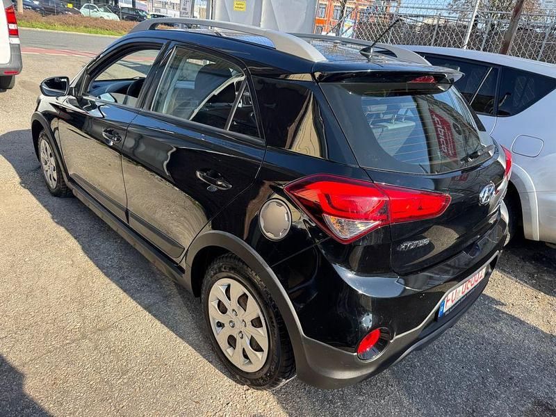 Gebraucht Hyundai i20 Active 90 PS (66 kW) 2017 Schwarz Van / Kleinbus