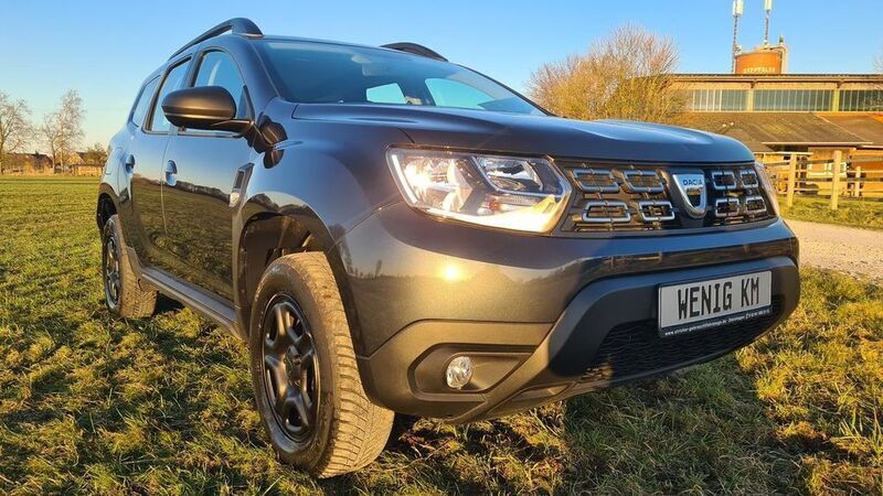 Grau Gebraucht 2019 Dacia Duster SUV | 10.998 € (Superpreis) - Bild 1/4