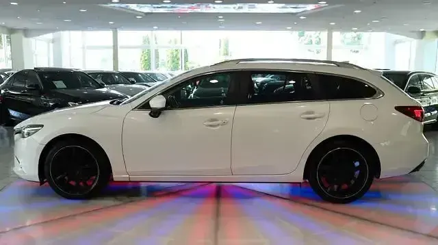 Używany Mazda 6 Exclusive-Line 150 KM (110 kW) 2017 Biały Kombi