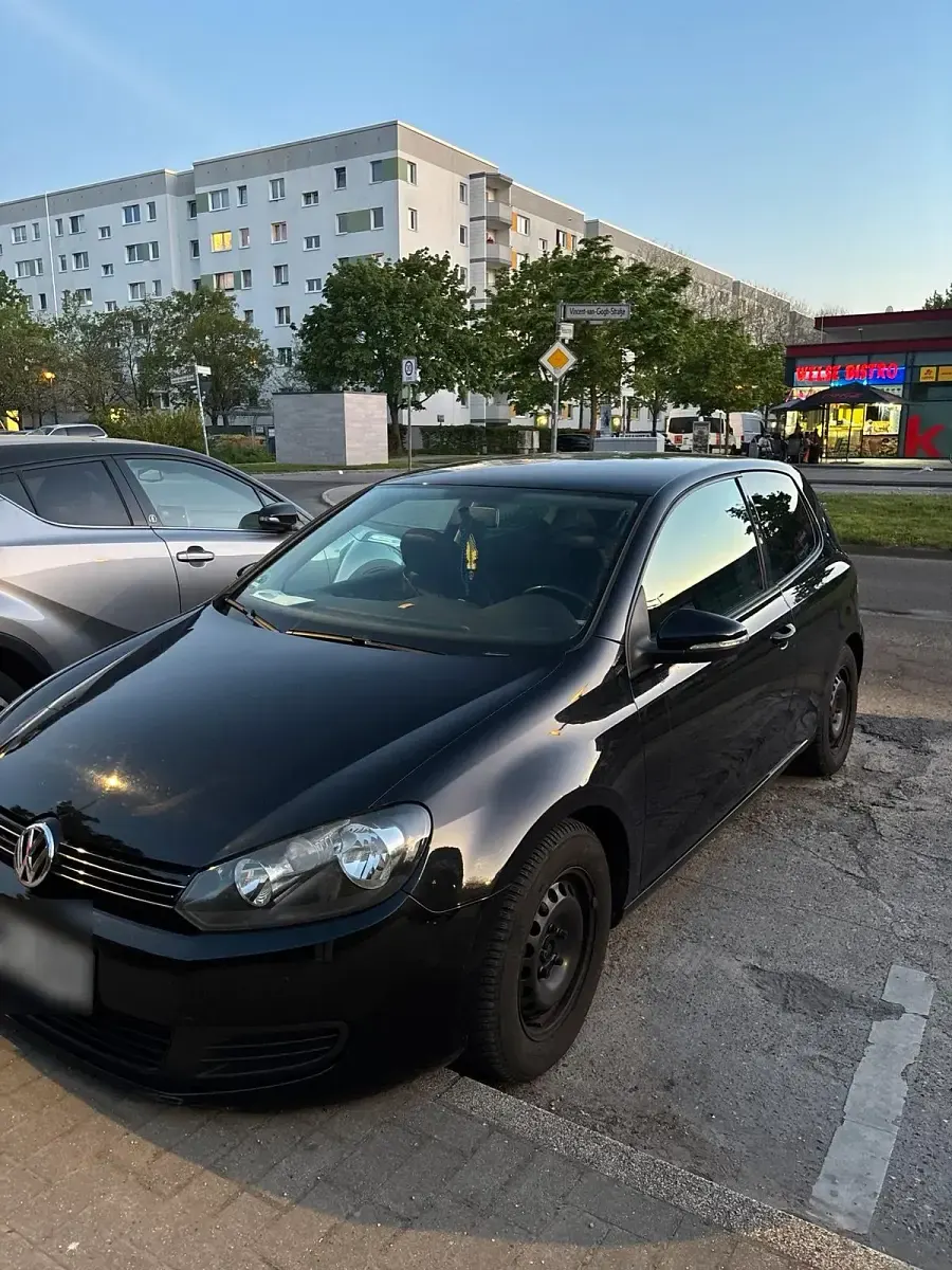 Second-hand VW Golf VI 122 CP (89 kW) 2010 Negru Hatchback