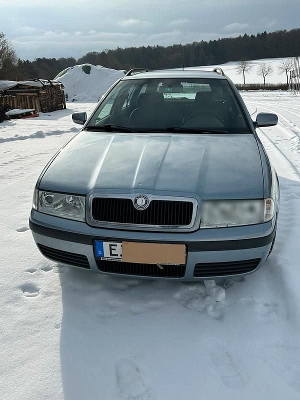 Grau Gebraucht 2003 Skoda Octavia Kombi | 1.100 € (Guter Preis) - Bild 1/4