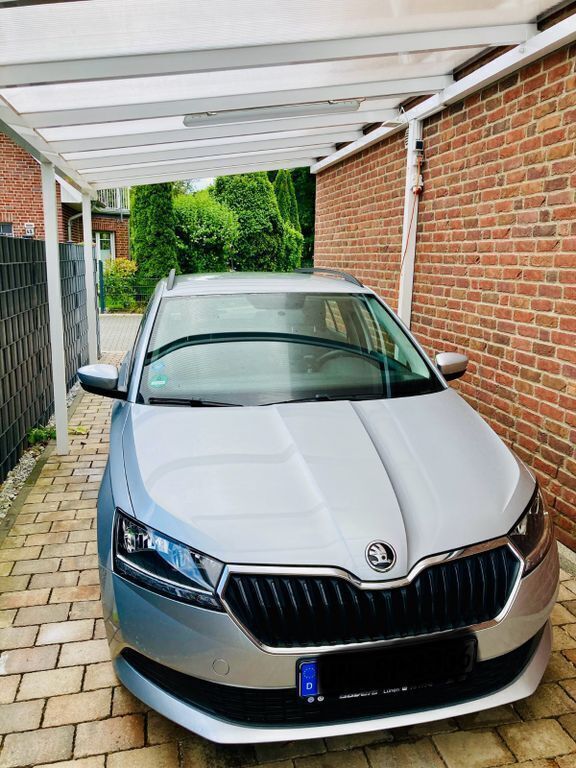 Grau Gebraucht 2021 Skoda Fabia Clever Kombi | 14.200 € (Guter Preis) - Bild 1/4