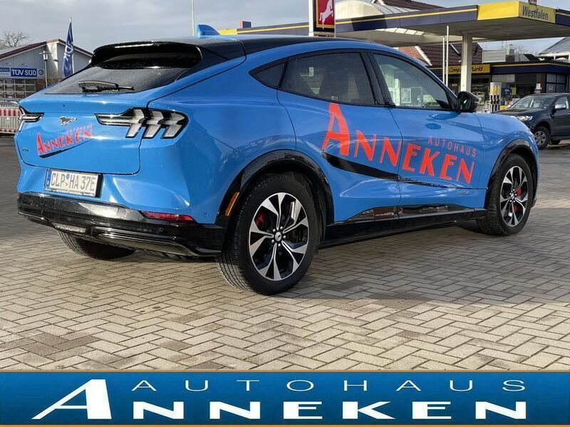 Gebraucht Ford Mustang Mach-E Premium 197 kW (269 PS) 2023 Blau SUV