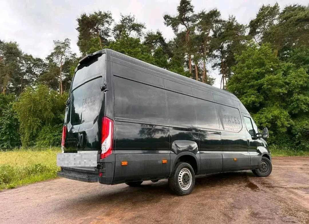Gebraucht Iveco Daily 170 PS (125 kW) 2016 Schwarz