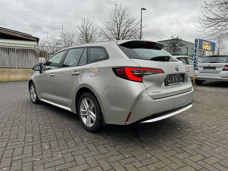 Gebraucht Toyota Corolla Team 116 PS (85 kW) 2019 Silber Kombi