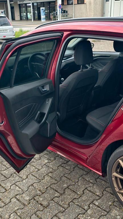 Gebraucht Ford Focus ST-Line 150 PS (110 kW) 2020 Rot Limousine