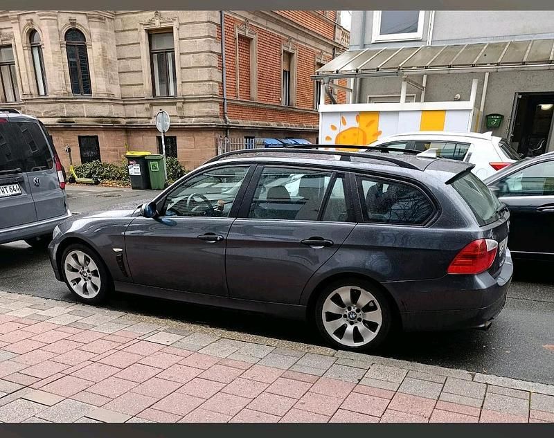 Gebraucht BMW 318 130 PS (95 kW) 2006 Grau Kombi