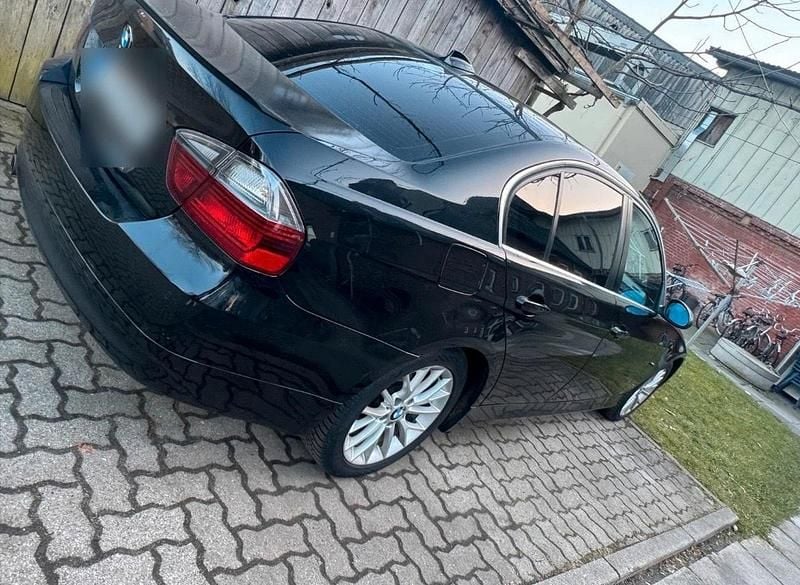 Second-hand BMW 325 197 CP (144 kW) 2008 Negru Berlinǎ