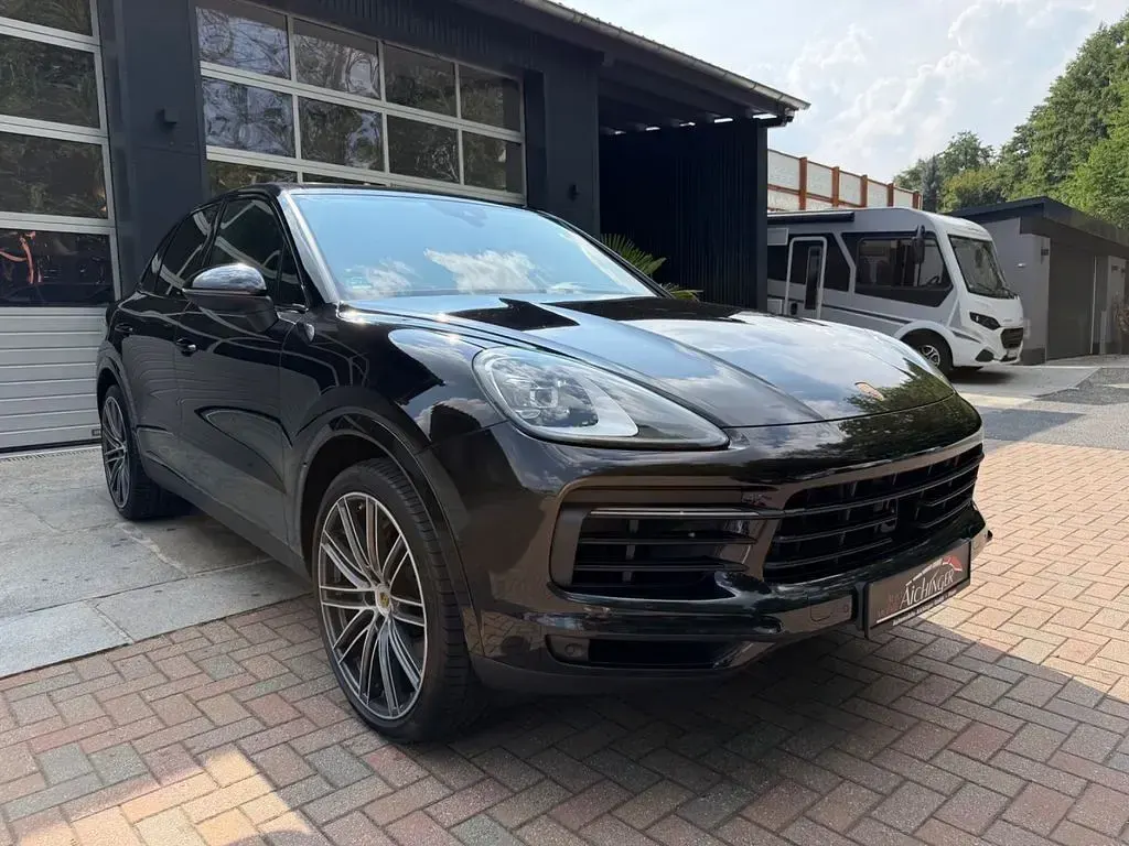 Gebraucht Porsche Cayenne S Chrono 441 PS (324 kW) 2020 Schwarz SUV