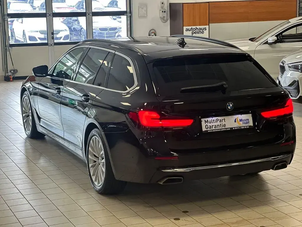 Gebraucht BMW 530 Performance 286 PS (210 kW) 2022 Schwarz Limousine
