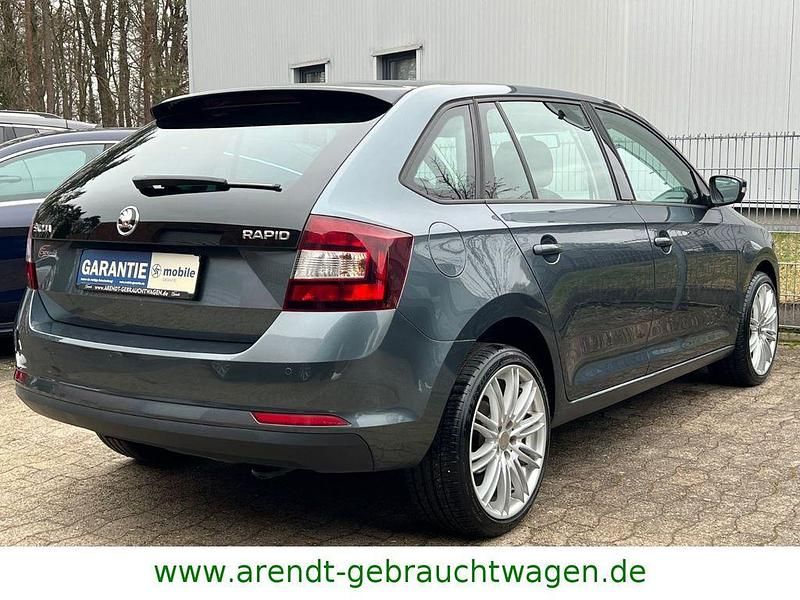 Gebraucht Skoda Rapid Ambition 125 PS (91 kW) 2018 Grau Kleinwagen