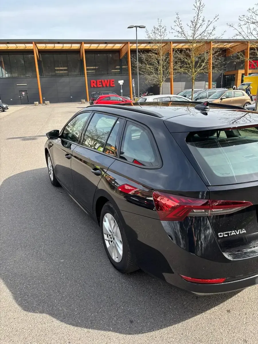 Gebraucht Skoda Octavia 116 PS (85 kW) 2022 Schwarz Kombi