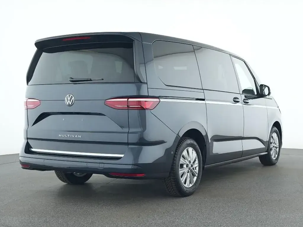 Gebraucht VW Multivan Style 150 PS (110 kW) 2025 Blau Van / Kleinbus