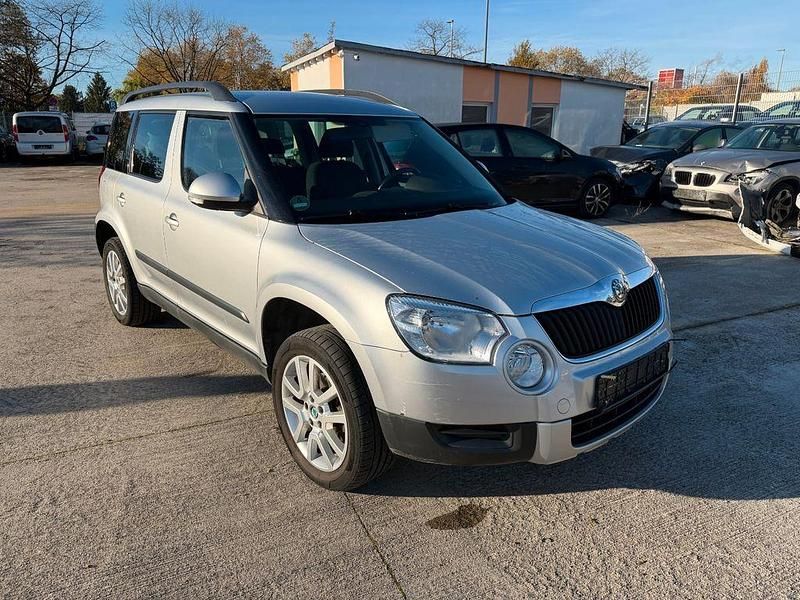 Silber Gebraucht 2009 Skoda Yeti Ambition SUV | 4.500 € (Guter Preis) - Bild 1/4