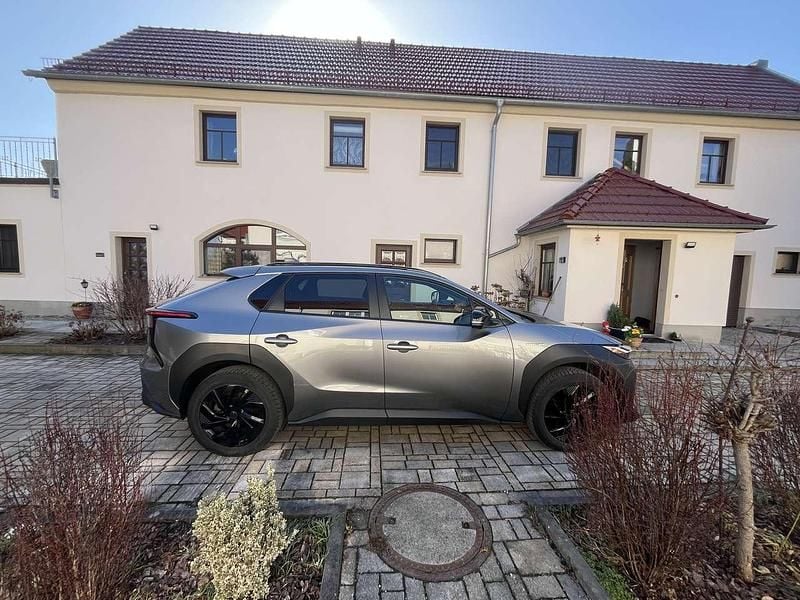 Gebraucht Toyota bZ4X 150 kW (204 PS) 2023 SUV