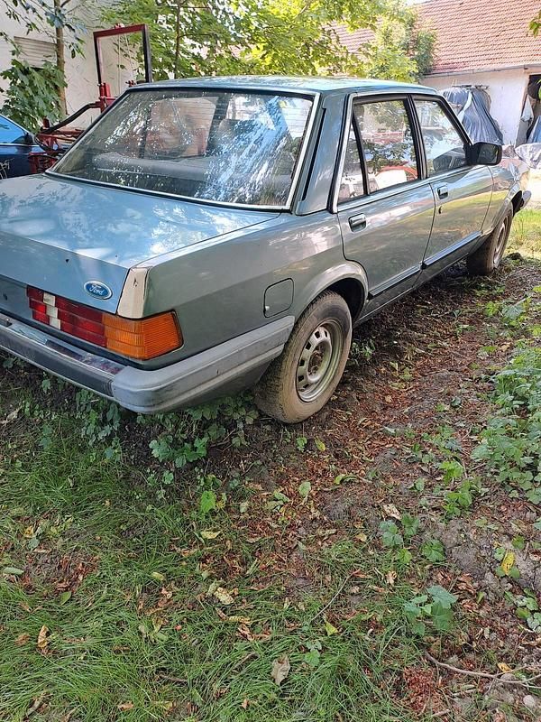 Usata Ford Granada 115 CV (84 kW) 1983 Blu Berlina